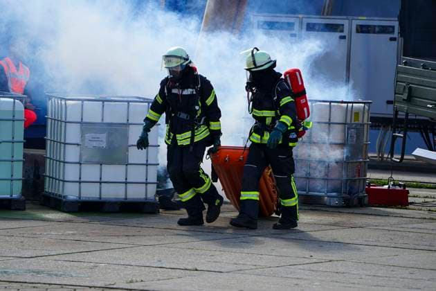CNTV REDSTORM Bundeswehr Exercise Red Storm Charlie, Day 2 in Hamburg, September 25, 2026. On Day 2 of the Bundeswehr exercise Red Storm Charlie, a chemical accident was simulated in collaboration with the fire depa