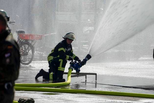 CNTV REDSTORM Bundeswehr Exercise Red Storm Charlie, Day 2 in Hamburg, September 25, 2026. On Day 2 of the Bundeswehr exercise Red Storm Charlie, a chemical accident was simulated in collaboration with the fire depa