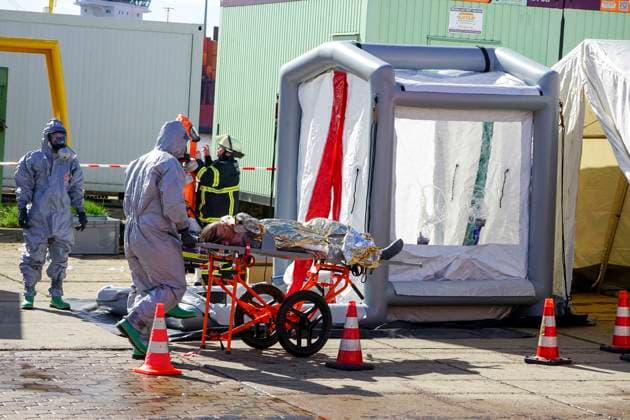 CNTV REDSTORM Bundeswehr Exercise Red Storm Charlie, Day 2 in Hamburg, September 25, 2026. On Day 2 of the Bundeswehr exercise Red Storm Charlie, a chemical accident was simulated in collaboration with the fire depa