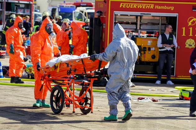 CNTV REDSTORM Bundeswehr Exercise Red Storm Charlie, Day 2 in Hamburg, September 25, 2026. On Day 2 of the Bundeswehr exercise Red Storm Charlie, a chemical accident was simulated in collaboration with the fire depa