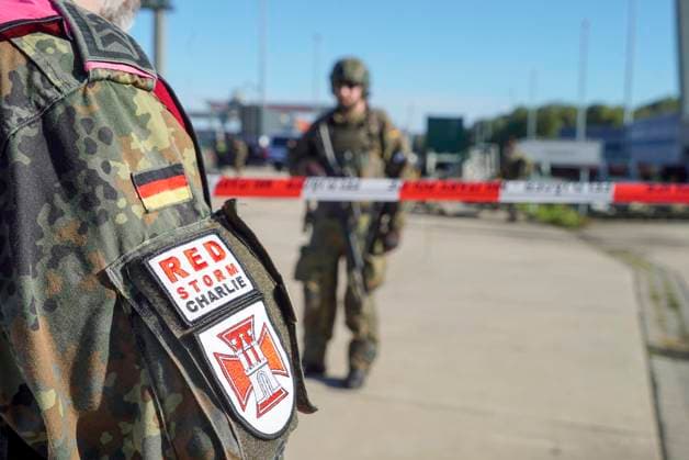CNTV REDSTORM Bundeswehr Exercise Red Storm Charlie, Day 2 in Hamburg, September 25, 2026. On Day 2 of the Bundeswehr exercise Red Storm Charlie, a chemical accident was simulated in collaboration with the fire depa