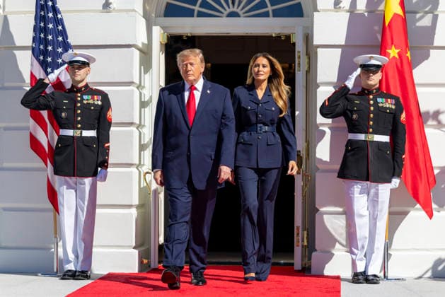 September 25, 2026, Washington, District Of Columbia, USA: US President Donald Trump and First Lady Melania Trump walk to greet Chinese President Xi Jinping and First Lady of China Peng Liyuan on the South Portico prior to a tea at the White House in Washington, DC, USA, 24 September 2026. President Xi™s three-day state visit is his first to DC in 11 years Washington USA - ZUMAs152 20260925_faa_s152_013 Copyright: xShawnxThewx-xPoolxviaxCNPx