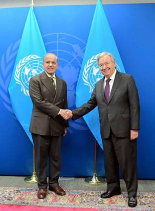 RECORD DATE NOT STATED Prime Minister of Pakistan, Muhammad Shehbaz Sharif shakes hands with Antonio Guterres, United Nations Secretary General on the sidelines of the 81st session of the United Nations General Assembly (UNGA-2026) in New York on Friday, September 25, 2026. (PPI Images). EDITORIAL USE ONLY Copyright: xx SA-ZM-250926x ppiphotos488576