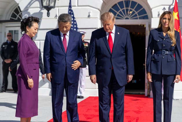 September 25, 2026, Washington, District Of Columbia, USA: First Lady of China Peng Liyuan, Chinese President Xi Jinping, US President Donald Trump and First Lady Melania Trump pose on the South Portico prior to a tea at the White House in Washington, DC, USA, 24 September 2026. President Xi™s three-day state visit is his first to DC in 11 years Washington USA - ZUMAs152 20260925_faa_s152_010 Copyright: xShawnxThewx-xPoolxviaxCNPx
