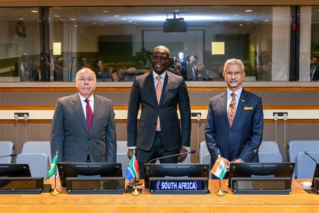 RECORD DATE NOT STATED EAM S. Jaishankar participates in the IBSA Foreign Ministers™ Meeting with South African FM Ronald Lamola and Brazil s FM Mauro Vieira New York U.S. , Sep 25 (ANI): External Affairs Minister S. Jaishankar participates in the IBSA Foreign Ministers™ Meeting with the South African Foreign Minister Ronald Lamola and Brazil Foreign Minister Mauro Vieira on the sidelines of the 81st United Nations General Assembly (UNGA81), in New York on Thursday. (@DrSJaishankar X ANI Photo) New York United States of America Copyright: xx ANI_20260925033