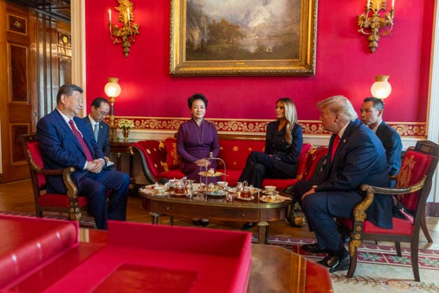 September 25, 2026, Washington, District Of Columbia, USA: US President Donald J. Trump delivers remarks during a tea with Chinese President Xi Jinping, First Lady of China Peng Liyuan and First Lady Melania Trump in the Red Room at the White House in Washington, DC, USA, 25 September 2026. President Xi™s three-day state visit is his first to DC in 11 years Washington USA - ZUMAs152 20260925_faa_s152_007 Copyright: xShawnxThewx-xPoolxviaxCNPx