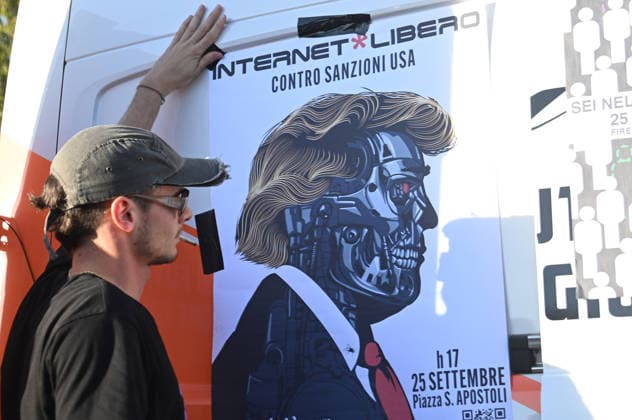 September 25, 2026, Florence, Italia, Italy: Demonstration of Invented Autistic People in Florence, September 25, 2026 Florence Italy  - ZUMAa289 20260925_zia_a289_534 Copyright: xAleandroxBiagiantix xAgfx