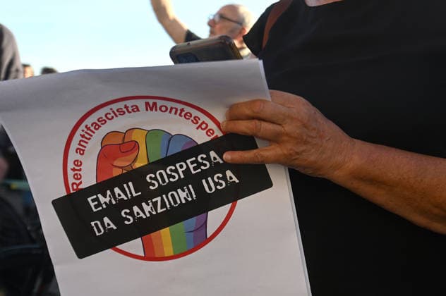 September 25, 2026, Florence, Italia, Italy: Demonstration of Invented Autistic People in Florence, September 25, 2026 Florence Italy  - ZUMAa289 20260925_zia_a289_537 Copyright: xAleandroxBiagiantix xAgfx