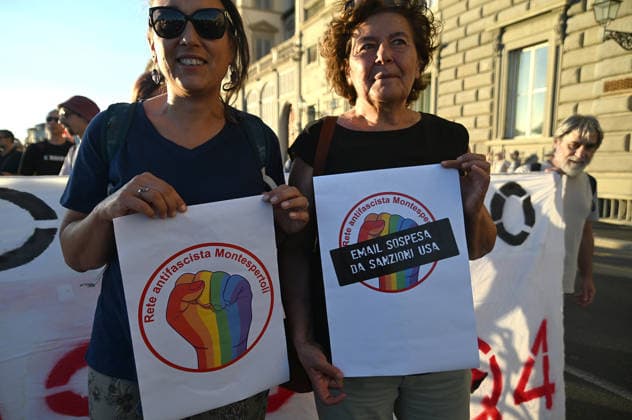September 25, 2026, Florence, Italia, Italy: Demonstration of Invented Autistic People in Florence, September 25, 2026 Florence Italy  - ZUMAa289 20260925_zia_a289_538 Copyright: xAleandroxBiagiantix xAgfx