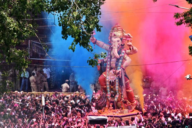 Devotees take part in Lord Ganesha immersion procession on the occasion of Anant Chaturdashi at Lalbaug Mumbai, Sep 25 (ANI): Devotees carry the idol of Lord Ganesha during the immersion procession (Visarjan rally) on the occasion of Anant Chaturdashi, at Lalbaug in Mumbai on Friday. Mumbai Maharashtra India Copyright: xANIx ANI_20260925412