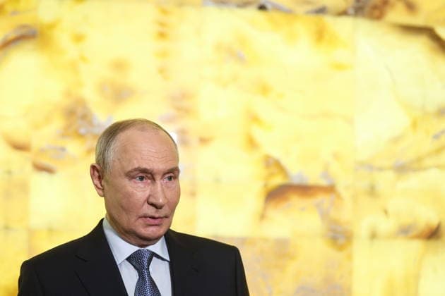 RUSSIA, ST PETERSBURG - SEPTEMBER 25, 2026: Vladimir Putin, President of Russia, appears before the press during the 2026 St Petersburg International United Cultures Forum at the General Staff Building of the State Hermitage Museum St Petersburg Russia  - ZUMAt113 20260925_zaa_t113_686 Copyright: xSofyaxSandurskayax