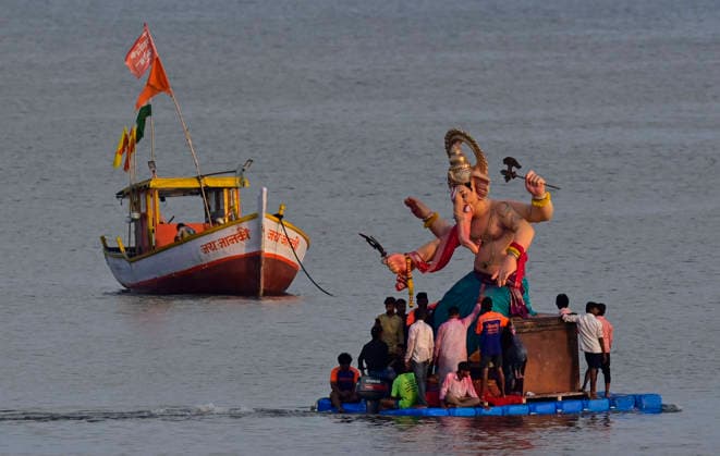 MUMBAI, INDIA - SEPTEMBER 25: Lord Ganesh idol immersion at Girgoan Chowphatty on September 25, 2026 in Mumbai, India. (Photo by Anshuman Poyrekar Hindustan Times) Lord Ganesh Idol Immersion In Mumbai