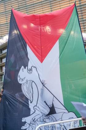 Rally in support of the film Naza and its directors at the San Sebastián Film Festival. A Palestinian flag during a rally under the slogan We are Naza too in support of the film Naza, on September 25, 2026, in San Sebastián, Guipúzcoa, Basque Country, Spain. Directors Yuval Abraham and Rachel Szor have reported receiving threats after exposing the Israeli army’s role in Gaza in their film Naza. SEPTEMBER 25, 2026, San Sebastián, Guipúzcoa, Basque Country, Spain. San Sebastián, Guipúzcoa, Basque Country, Spain Copyright: xUnanuex 7800392