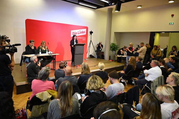 Die Linke Berlin Party Conference in Berlin BERLIN, GERMANY – SEPTEMBER 25: Party members take part in the extraordinary session of the 10th State Party Congress of the Die Linke (The Left Party) to assess the election results in Berlin on September 25, 2026. Mayor candidate Elif Eralp also took part in the conference. Volodymyr Sindieiev Anadolu Berlin Germany. Editorial use only. Please get in touch for any other usage.  Copyright: x2026xAnadoluxVolodymyrxSindieievx