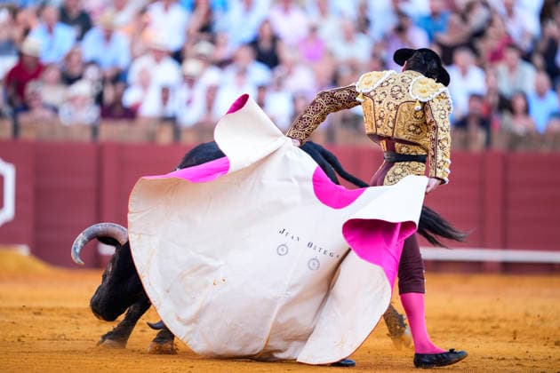 Second Subscription Bullfight of the San Miguel Fair in Seville: Juan Ortega during the second subscription bullfight of the San Miguel Fair at the Real Maestranza de Caballería on September 25, 2026, in Seville, Andalusia, Spain José María Manzanares, Alejandro Talavante, and Juan Ortega fought bulls from Puerto de San Lorenzo and Ventana de San Lorenzo during the first subscription bullfight of the San Miguel Fair on September 25, 2026, in Seville, Andalusia, Spain Copyright: xJoaquinxCorcherox 7800460