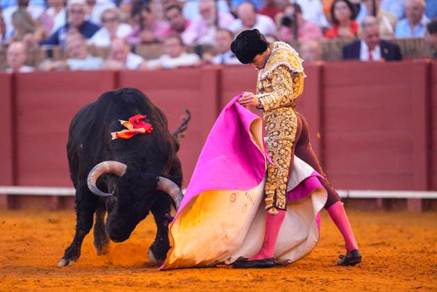 Second Subscription Bullfight of the San Miguel Fair in Seville: Juan Ortega during the second subscription bullfight of the San Miguel Fair at the Real Maestranza de Caballería on September 25, 2026, in Seville, Andalusia, Spain José María Manzanares, Alejandro Talavante, and Juan Ortega fought bulls from Puerto de San Lorenzo and Ventana de San Lorenzo during the first subscription bullfight of the San Miguel Fair on September 25, 2026, in Seville, Andalusia, Spain Copyright: xJoaquinxCorcherox 7800461