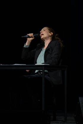 Christine Prayon at the Kulturbeutel Festival in Speyer, Speyer, Germany, September 25, 2026. Comedian Christine Prayon singing with her head tilted back during her Farewell Tour show at the opening of the Kulturbeutel Festival in the Alter Stadtsaal.