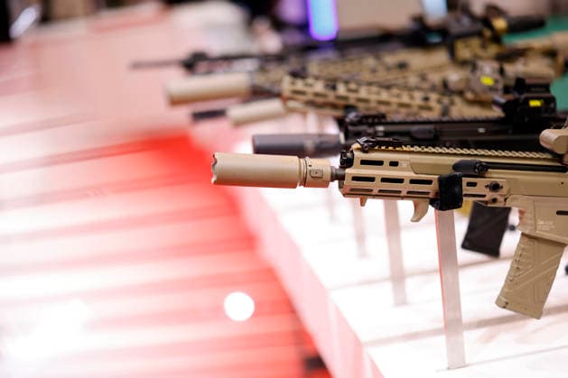 Assault rifles from the Heckler & Koch arms manufacturer on display at the Euro Defense Expo, the international trade fair for the defense industry, at Messe Essen in Essen, September 25, 2026, North Rhine-Westphalia, Germany Copyright: xChristophxHardtx