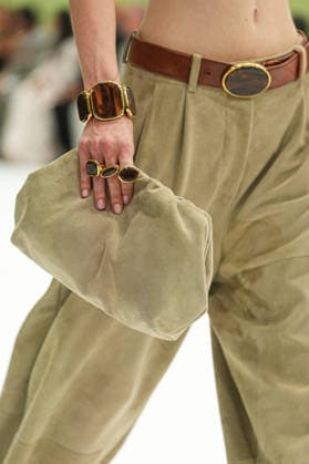 IPA88969689 - Milan, Milan Women™s Fashion Week Spring Summer 2027 - Women™s Fashion, Spring Summer 2027 - Luisa Spagnoli fashion show - runway in the photo: close-up of a handbag  Copyright: xRiccardoxGIordanox xRiccardoxGiordano IPAx IPA88969689
