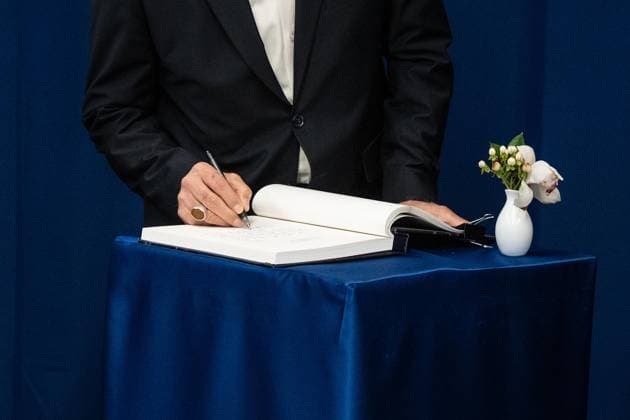 September 25, 2026, Bronx, New York, USA: Dr. Masoud Pezeshkian, President of Islamic Republic of Iran signs guest book as he meets with The Secretary-General Antonio Guterres at United Nations Headquarters in New York, NY on September 25, 2026. Bronx USA - ZUMAr339 20260925_znp_r339_043 Copyright: xLevxRadinx
