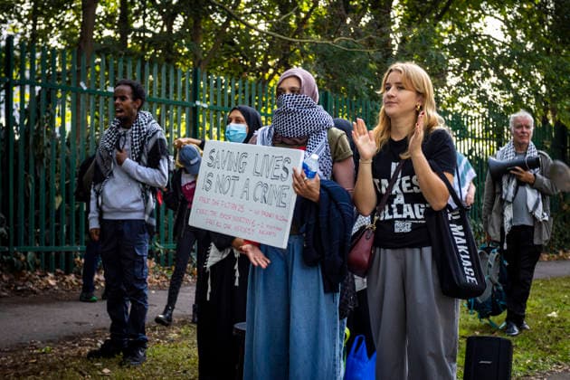 Support Demonstration for the Filton 25 Woolwich Crown Court, London, 25 September 2026 Supporters of the Filton 25 gathered outside Woolwich Crown Court in London during ongoing proceedings involving activists accused of involvement in the August 2024 raid on an Elbit Systems facility in Filton, near Bristol. The defendants are accused of taking part in an action that caused extensive damage at the arms manufacturer™s site. Demonstrators gathered outside the court showing solidarity with those facing prosecution., Credit:Zak Irfan Avalon  Copyright: xZakxIrfanx xAvalonx 1138176558