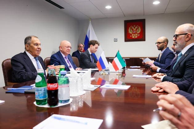 USA, NEW YORK CITY - SEPTEMBER 25, 2026: Sergei Lavrov (L), Russia s Foreign Minister, and his counterpart Jarrah Jaber Al-Ahmad Al-Sabah (R) of Kuwait hold a meeting on the sidelines of the 2026 High-level Week as part of the 81st session of the UN General Assembly. Alexander Shcherbak TASS  98322947