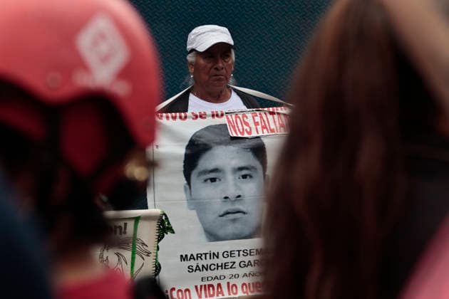 September 25, 2026, Mexico City, Cdmx, Mexico: In the framework of the commemoration of the 12th anniversary of the forced disappearance of the 43 Normalistas of the Rural Normal School Raul Isidro Burgos of Ayotzinapa, Guerrero, parents of students, family members and groups demonstrated outside the Supreme Court of Justice of the Nation (SCJN), which is located next to the National Palace, official residence of President Claudia Sheimbaum. This act of protest aims to demand the solution of the case of the students, stop covering up the army, the government agencies and at the same time demand punishment of all those related to organized crime directly or indirectly who participated in the crime that after twelve years has the young peop - ZUMAp204 20260925_zip_p204_017 Copyright: xJosuexPerezx