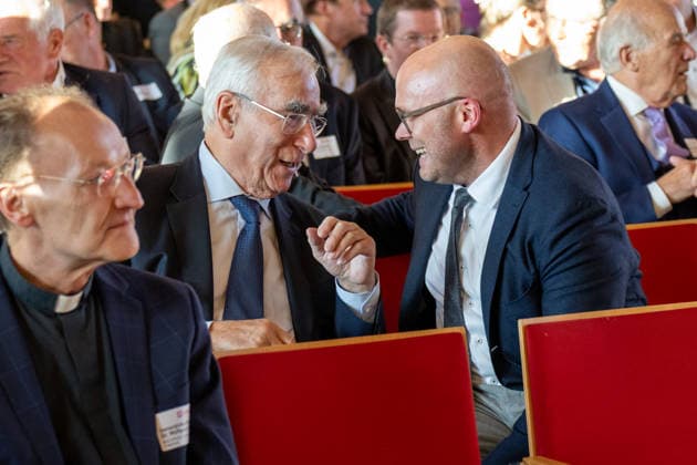 Augsburg, Bavaria, Germany September 25, 2026: The Elisabeth Prize is awarded in the Golden Hall of Augsburg City Hall. Former CSU Chairman Theo Waigel speaks with Fabian Mehring (Free Voters), Bavarian Minister of State for Digitalization