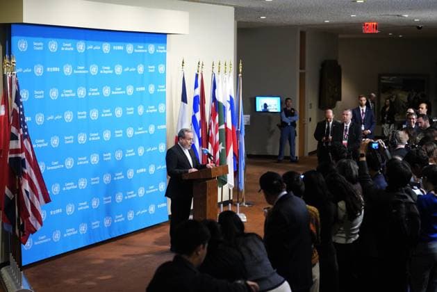 (260925) -- UNITED NATIONS, Sept. 25, 2026 -- Iranian Foreign Minister Seyed Abbas Araghchi speaks at a press encounter at the UN headquarters in New York, Sept. 25, 2026. Araghchi said Friday that his country has conveyed to the United States a plan under which the Strait of Hormuz can be reopened within seven days if necessary conditions are met. Iran has conveyed a concrete seven-day plan to the United States through Qatar, Araghchi told reporters. ) UN-GENERAL ASSEMBLY-IRAN-PRESS ENCOUNTER WuxXiaoling 