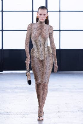 IPA88972541 - Milan, Milan Women™s Fashion Week Spring Summer 2027 - Women™s Fashion, Spring Summer 2027 - Elisabetta Franchi fashion show - fashion show - Pictured: model  Copyright: xCinziaxCamelax xx IPA88972541