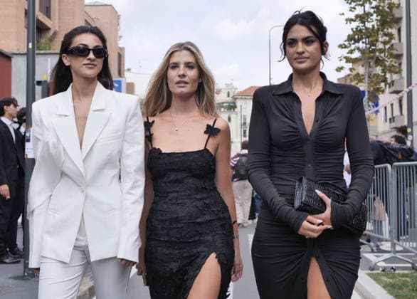 IPA88973775 - Milan, Milan Women s Fashion Week: Spring Summer 2026 2027 - Women s Fashion, Spring Summer 2026–2027 - Blumarine fashion show - Pictured: Guest  Copyright: xLucaxPontix xLucaPonti IpaAgencyx IPA88973775