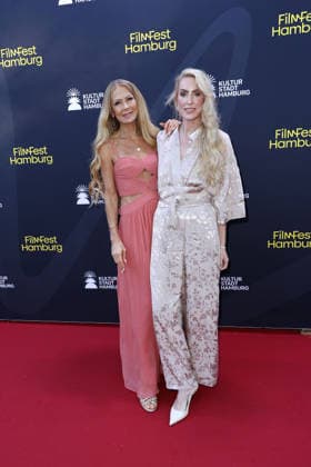 Jenny Elvers and Juliane Golbs at the premiere of *Nachtschicht: Sterben verboten* on ZDF on September 25, 2026, at Cinemaxx as part of the 34th Film Festival in Hamburg Jenny Elvers and Juliane Golbs attend the premiere of *Nachtschicht: Sterben verboten* on September 25, 2026 as part of the 34th Film Festival in Hamburg, Germany. Nachtschicht film premiere at the 3