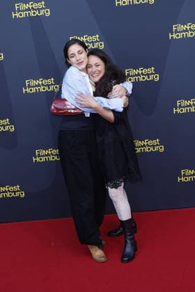 Almila Bagriacik and Idil Uener attend the premiere of *Nachtschicht: Sterben verboten* on September 25, 2026, during the 34th Film Festival in Hamburg, Germany. *Nachtschicht* premiere during the 34th Film Festival in Hamburg, Germany