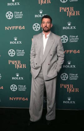 September 25, 2026, New York, Ny, USA: MILES TELLER attends the Paper Tiger Premiere at the 64th Annual New York Film Festival at Film at Lincoln Center, .Alice Tully Hall, NYC.September 25, 2026. . SCARLETT JOHANSSON attends the Paper Tiger Premiere at the 64th Annual New York Film Festival at Film at Lincoln Center, .Alice Tully Hall, NYC.September 25, 2026. . Paper Tiger Premiere at the 64th Annual New York Film Festival at Film at Lincoln Center, .Alice Tully Hall, NYC.September 25, 2026. . Paper Tiger Premiere at NYFF64, .Alice Tully Hall, NYC.September 25, 2026. New York USA - ZUMAms4_ 20260925_faf_ms4_024 Copyright: xSoniaxMoskowitzxGordonx