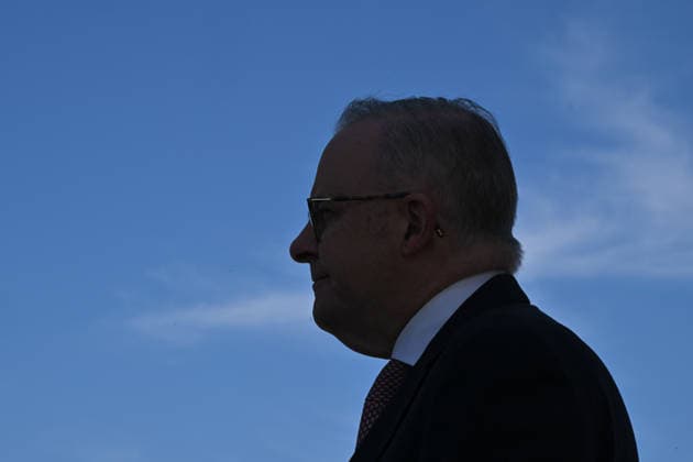 ANTHONY ALBANESE AIRPORT ARRIVAL, Prime Minister Anthony Albanese arrives back in Sydney after attending the United Nations General Assembly in New York, Saturday, September 26, 2026. ( NO ARCHIVING SYDNEY NSW Australia  Copyright: xMICKxTSIKASx 20260926154927390958