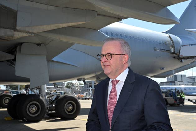 ANTHONY ALBANESE AIRPORT ARRIVAL, Prime Minister Anthony Albanese arrives back in Sydney after attending the United Nations General Assembly in New York, Friday, September 25, 2026. ( NO ARCHIVING SYDNEY NSW Australia  Copyright: xMICKxTSIKASx 20260926156115542351