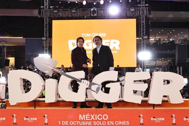 September 25, 2026, Ciudad De Mexico, Ciudad De Mexico, Mexico: TO - 45249 - Mexico City - 09 25 2026 - El actor Tom Cruise and the director, Alejandro Gonzalez Inarritu, during the red carpet of the movie - Digger -, at Parque Plaza Toreo, in Mexico City. Clasos photo Ciudad De Mexico Mexico - ZUMAcs4_ 20260925_faa_cs4_159 Copyright: xAlfonsoxManzanox