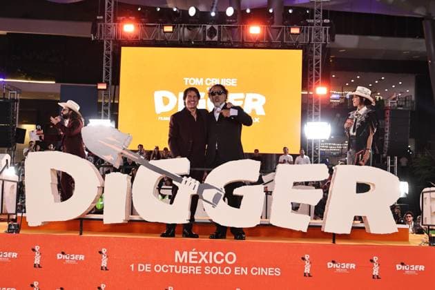 September 25, 2026, Ciudad De Mexico, Ciudad De Mexico, Mexico: TO - 45249 - Mexico City - 09 25 2026 - El actor Tom Cruise and the director, Alejandro Gonzalez Inarritu, during the red carpet of the movie - Digger -, at Parque Plaza Toreo, in Mexico City. Clasos photo Ciudad De Mexico Mexico - ZUMAcs4_ 20260925_faa_cs4_121 Copyright: xAlfonsoxManzanox