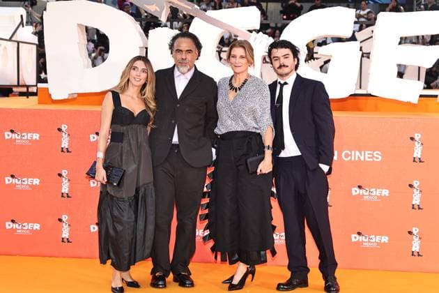 September 25, 2026, Ciudad De Mexico, Ciudad De Mexico, Mexico: TO - 45249 - Mexico City - 09 25 2026 - Maria Eladia Hageeman, The director Alejandro Gonzalez Inarritu, Maria Gonzalez and Eliseo Gonzalez, and his family, during the red carpet of the movie - Digger -, at Parque Plaza Toreo, in Mexico City. Clasos photo Ciudad De Mexico Mexico - ZUMAcs4_ 20260925_faa_cs4_124 Copyright: xAlfonsoxManzanox