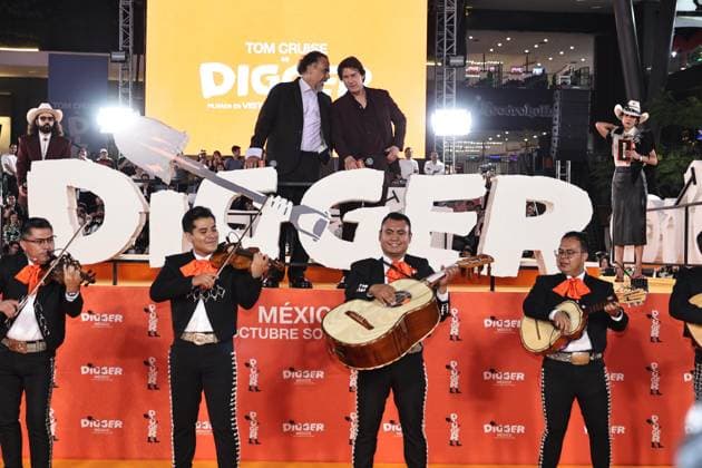 September 25, 2026, Ciudad De Mexico, Ciudad De Mexico, Mexico: TO - 45249 - Mexico City - 09 25 2026 - El actor Tom Cruise and the director, Alejandro Gonzalez Inarritu, during the red carpet of the movie - Digger -, at Parque Plaza Toreo, in Mexico City. Clasos photo Ciudad De Mexico Mexico - ZUMAcs4_ 20260925_faa_cs4_111 Copyright: xAlfonsoxManzanox