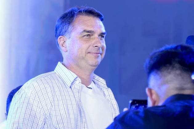 RECORD DATE NOT STATED Flavio Bolsonaro and Tarcisio de Freitas participate in the Jaguariuna rodeo in Sao Paulo. Jaguariuna (SP), 09 25 2026 2026 elections rodeo Presidential candidate Flavio Bolsonaro (PL) and the governor of Sao Paulo, Tarcisio de Freitas (Republicanos), participate in the Jaguariuna Rodeo Festival, this Friday (25), in Jaguariuna, in the interior of Sao Paulo. They are accompanied by the candidates for the Senate for Sao Paulo Andre do Prado (PL) and Guilherme Derrite (PP).(Foto: Leco Viana Thenews2 imago images) Flavio Bolsonaro and Tarcisio de Freitas participate in the Jaguariuna rodeo in Sao Paulo.  Copyright: xLecoxVianax