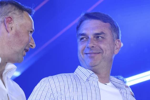 RECORD DATE NOT STATED Flavio Bolsonaro and Tarcisio de Freitas participate in the Jaguariuna rodeo in Sao Paulo. Jaguariuna (SP), 09 25 2026 2026 elections rodeo Presidential candidate Flavio Bolsonaro (PL) and the governor of Sao Paulo, Tarcisio de Freitas (Republicanos), participate in the Jaguariuna Rodeo Festival, this Friday (25), in Jaguariuna, in the interior of Sao Paulo. They are accompanied by the candidates for the Senate for Sao Paulo Andre do Prado (PL) and Guilherme Derrite (PP).(Foto: Leco Viana Thenews2 imago images) Flavio Bolsonaro and Tarcisio de Freitas participate in the Jaguariuna rodeo in Sao Paulo.  Copyright: xLecoxVianax
