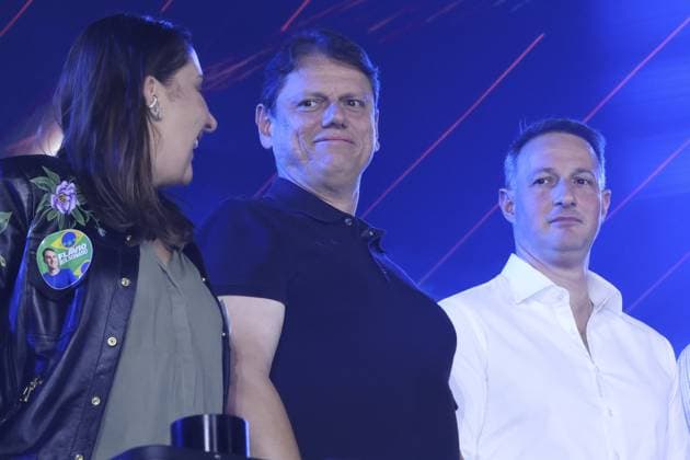 RECORD DATE NOT STATED Flavio Bolsonaro and Tarcisio de Freitas participate in the Jaguariuna rodeo in Sao Paulo. Jaguariuna (SP), 09 25 2026 2026 elections rodeo Presidential candidate Flavio Bolsonaro (PL) and the governor of Sao Paulo, Tarcisio de Freitas (Republicanos), participate in the Jaguariuna Rodeo Festival, this Friday (25), in Jaguariuna, in the interior of Sao Paulo. They are accompanied by the candidates for the Senate for Sao Paulo Andre do Prado (PL) and Guilherme Derrite (PP).(Foto: Leco Viana Thenews2 imago images) Flavio Bolsonaro and Tarcisio de Freitas participate in the Jaguariuna rodeo in Sao Paulo.  Copyright: xLecoxVianax