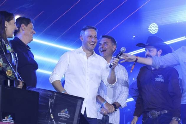 RECORD DATE NOT STATED Flavio Bolsonaro and Tarcisio de Freitas participate in the Jaguariuna rodeo in Sao Paulo. Jaguariuna (SP), 09 25 2026 2026 elections rodeo Presidential candidate Flavio Bolsonaro (PL) and the governor of Sao Paulo, Tarcisio de Freitas (Republicanos), participate in the Jaguariuna Rodeo Festival, this Friday (25), in Jaguariuna, in the interior of Sao Paulo. They are accompanied by the candidates for the Senate for Sao Paulo Andre do Prado (PL) and Guilherme Derrite (PP).(Foto: Leco Viana Thenews2 imago images) Flavio Bolsonaro and Tarcisio de Freitas participate in the Jaguariuna rodeo in Sao Paulo.  Copyright: xLecoxVianax