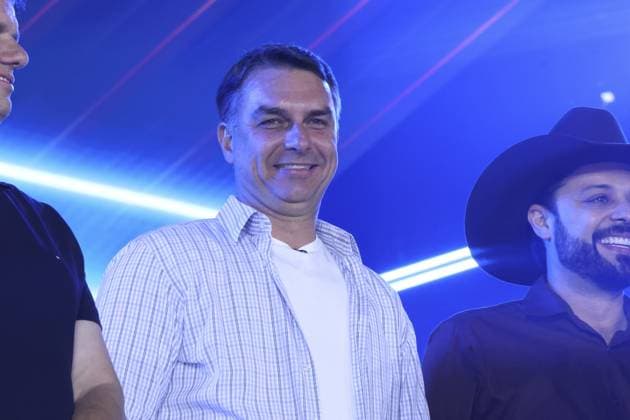 RECORD DATE NOT STATED Flavio Bolsonaro and Tarcisio de Freitas participate in the Jaguariuna rodeo in Sao Paulo. Jaguariuna (SP), 09 25 2026 2026 elections rodeo Presidential candidate Flavio Bolsonaro (PL) and the governor of Sao Paulo, Tarcisio de Freitas (Republicanos), participate in the Jaguariuna Rodeo Festival, this Friday (25), in Jaguariuna, in the interior of Sao Paulo. They are accompanied by the candidates for the Senate for Sao Paulo Andre do Prado (PL) and Guilherme Derrite (PP).(Foto: Leco Viana Thenews2 imago images) Flavio Bolsonaro and Tarcisio de Freitas participate in the Jaguariuna rodeo in Sao Paulo.  Copyright: xLecoxVianax