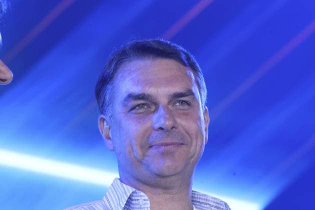 RECORD DATE NOT STATED Flavio Bolsonaro and Tarcisio de Freitas participate in the Jaguariuna rodeo in Sao Paulo. Jaguariuna (SP), 09 25 2026 2026 elections rodeo Presidential candidate Flavio Bolsonaro (PL) and the governor of Sao Paulo, Tarcisio de Freitas (Republicanos), participate in the Jaguariuna Rodeo Festival, this Friday (25), in Jaguariuna, in the interior of Sao Paulo. They are accompanied by the candidates for the Senate for Sao Paulo Andre do Prado (PL) and Guilherme Derrite (PP).(Foto: Leco Viana Thenews2 imago images) Flavio Bolsonaro and Tarcisio de Freitas participate in the Jaguariuna rodeo in Sao Paulo.  Copyright: xLecoxVianax