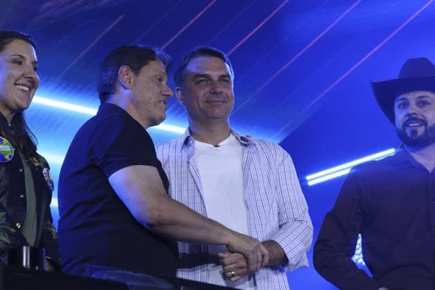 RECORD DATE NOT STATED Flavio Bolsonaro and Tarcisio de Freitas participate in the Jaguariuna rodeo in Sao Paulo. Jaguariuna (SP), 09 25 2026 2026 elections rodeo Presidential candidate Flavio Bolsonaro (PL) and the governor of Sao Paulo, Tarcisio de Freitas (Republicanos), participate in the Jaguariuna Rodeo Festival, this Friday (25), in Jaguariuna, in the interior of Sao Paulo. They are accompanied by the candidates for the Senate for Sao Paulo Andre do Prado (PL) and Guilherme Derrite (PP).(Foto: Leco Viana Thenews2 imago images) Flavio Bolsonaro and Tarcisio de Freitas participate in the Jaguariuna rodeo in Sao Paulo.  Copyright: xLecoxVianax