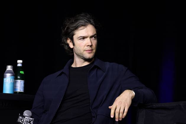 September 25, 2026, Salt Lake City, Utah, USA: Actor ETHAN PECK speaks at the 2026 FanX Salt Lake City at the Salt Palace Convention Center. Salt Lake City USA  - ZUMAg247 20260925_znp_g247_052 Copyright: xGagexSkidmorex