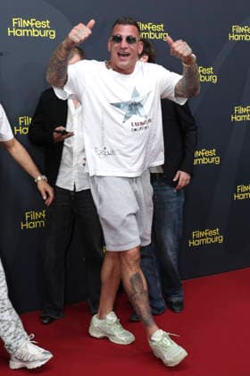 Gzuz at the premiere of the ARD series *Friesenjunkies* at the 34th Filmfest Hamburg 2026 at Cinemaxx Dammtor in Hamburg, September 25, 2026 Foto:xgbrcix xFuturexImagex friesenjunkies_6902