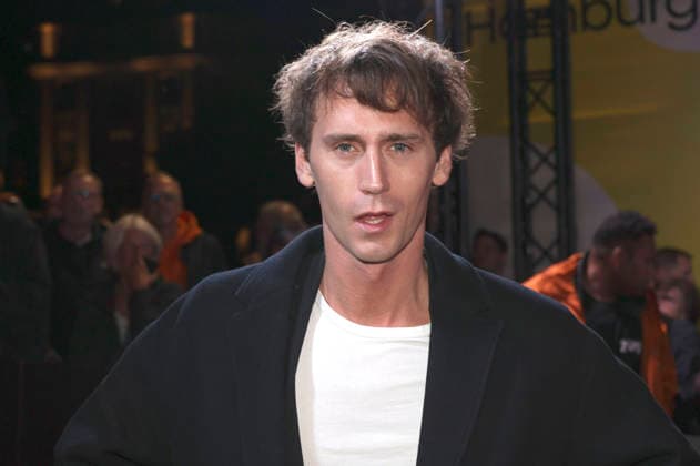 Oskar Belton at the premiere of the ARD series *Friesenjunkies* at the 34th Filmfest Hamburg 2026 at Cinemaxx Dammtor in Hamburg, September 25, 2026 Foto:xgbrcix xFuturexImagex friesenjunkies_6904